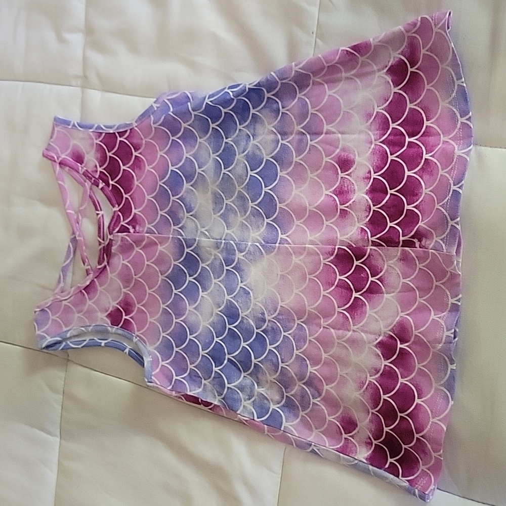 Tank Tops - Picture 7 of 8